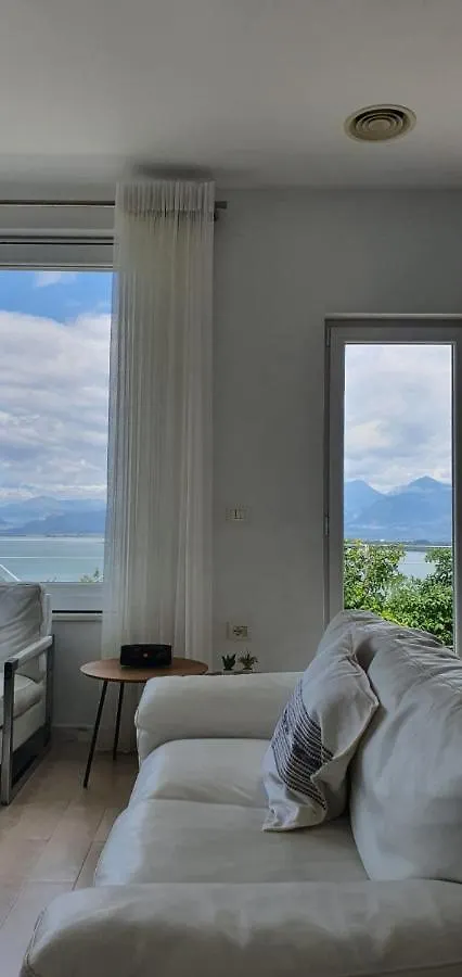 Holiday home Shiroka Lake Home